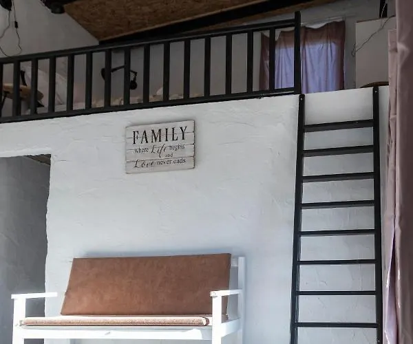 Olive View Loft Dikella